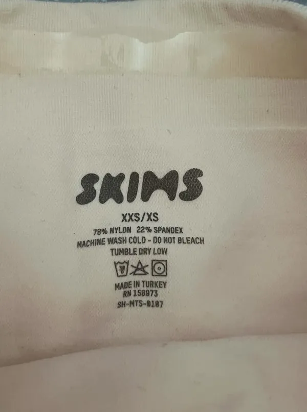SKIMS Shapewear Mid-Thigh Shorts - Image 2