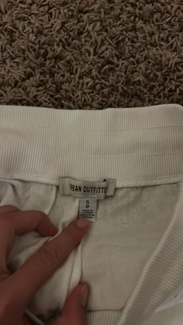 Urban Outfitters Linen Shorts - Image 3