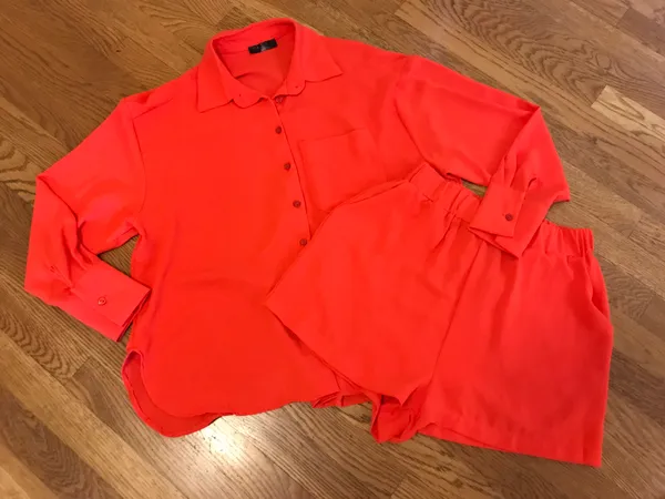 NWOT 2 Piece orange Outfit Shorts set size M - Image 10