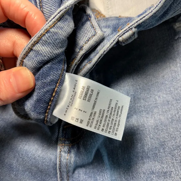 American Eagle Distressed Mom Jeans Size‎ 2 High Rise Stretch Waistband boho - Image 3