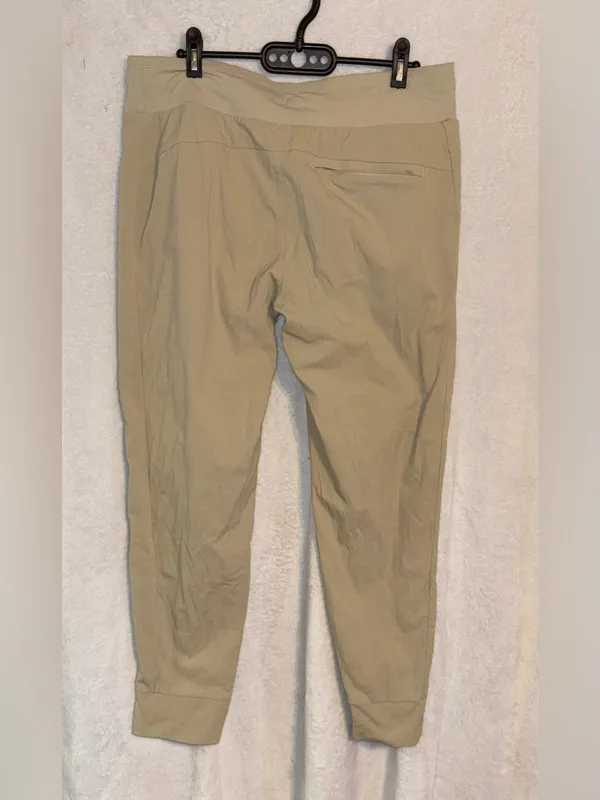 Athleta size 12 tan Trekkie North jogger pants - Image 5