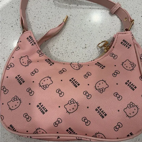 Hello Kitty Pink Shoulder Bag Gold Accessories NEW - Image 4