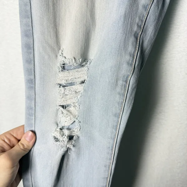 American Eagle Jegging Crop Light Wash Distressed Women's size 4 Regular - Image 5