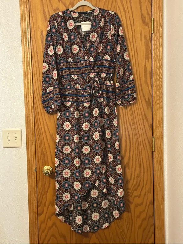 Fraiche by J Nadia Faux Wrap Boho Printed Long Sleeve Midi Dress - NWT - Size S - Image 3
