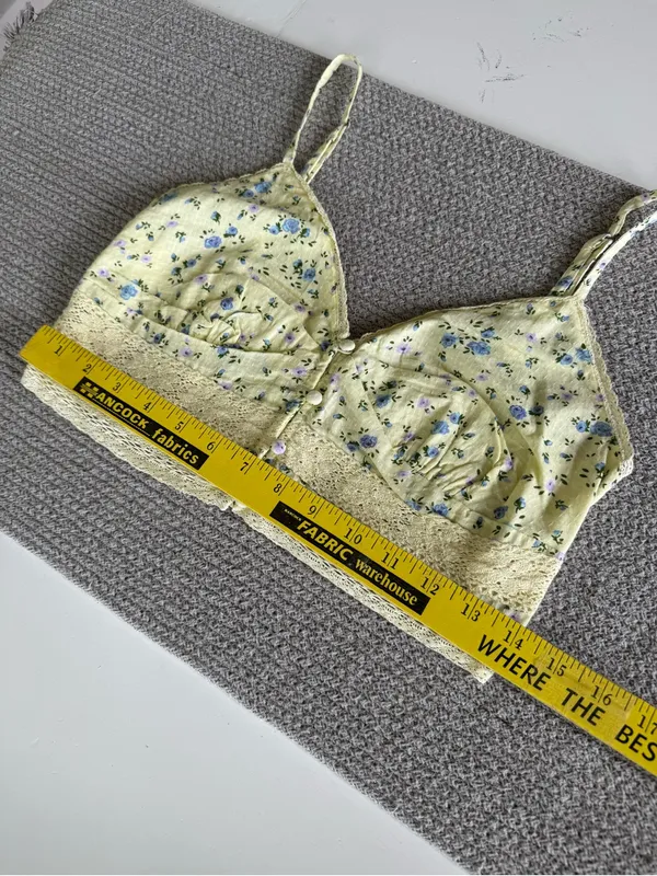 Aeropostale Yellow Blue Floral Smocked Cotton Cropped Cami Tank Top Sz Medium - Image 7
