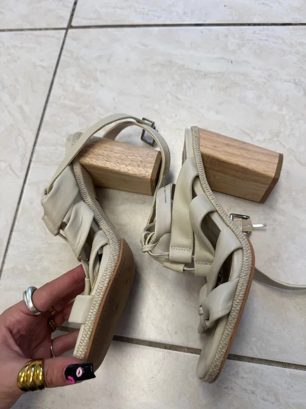 DV by Dolce Vita white leather gladiator heels - Image 3