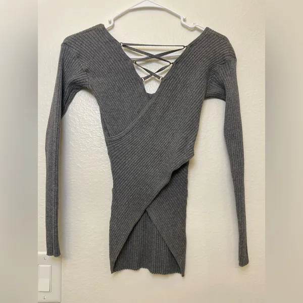Guess Women’s Gray Ribbed V-Neck‎ Long Sleeve Open Back Top Size M - Image 3