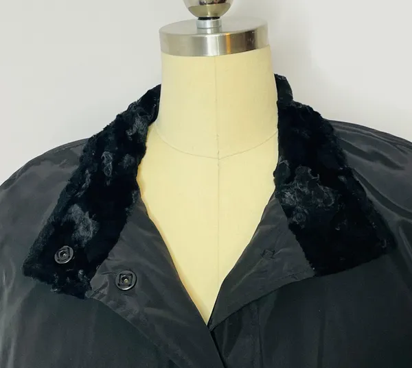 Black Fur Lined Cape Coat- Size Medium- Missing Belt - Image 4