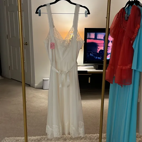 Van Raalte vintage nightgown size 36 bust - Image 2