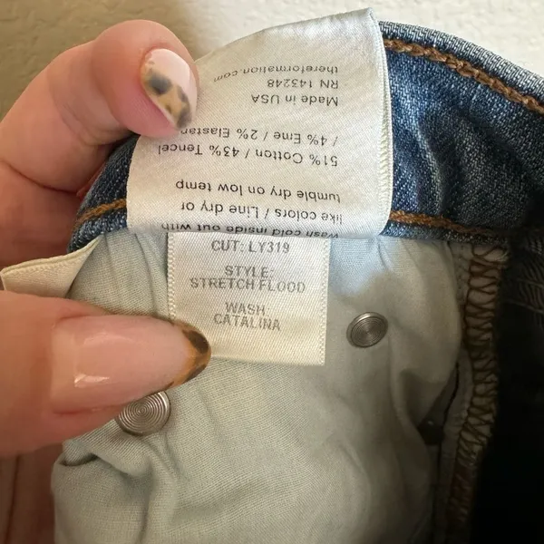 Reformation Stretch Flood Jean Size 26 in Catalina Wash High‎ Rise - Image 8