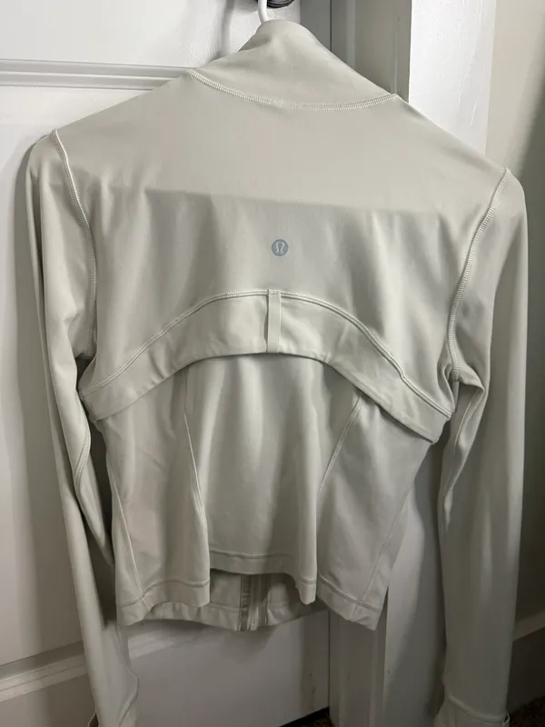 Lululemon Nulu Cropped Jacket - Image 2