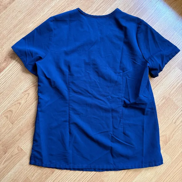 FIGS Catarina One-Pocket Scrub Top Size Medium - Image 5