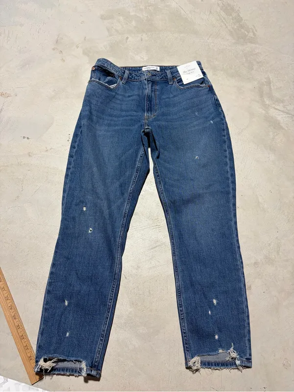 Abercrombie & fitch skinny high rise Distressed Jeans 30/10R curve love MSRP$89 - Image 4