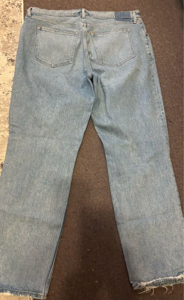 Abercrombie & Fitch The 90’s Straight Ultra High Rise Distressed jeans woman’s size 18R/34 - Image 6