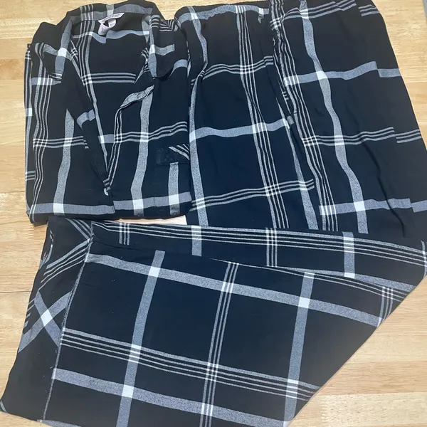 Victoria's Secret Black & White Plaid Button-Up Pajama Set - Image 6