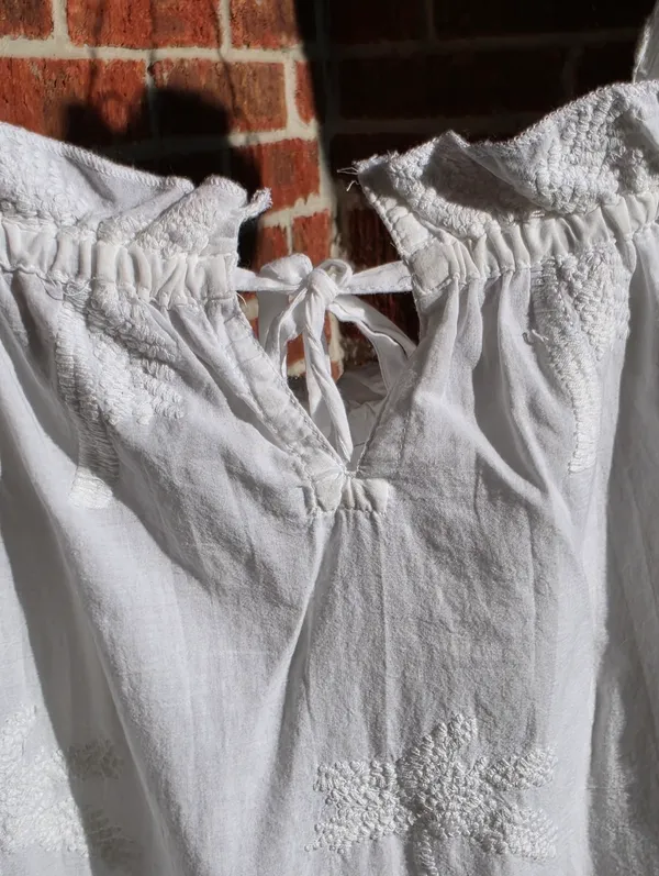 NEW GOA BEACHWEAR White Embroidered Palm Trees Mini Dress Small - Image 7