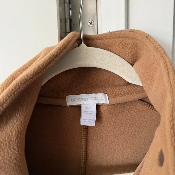 Beyond Yoga Urban Explorer fleece‎ jacket deep tan - Image 3