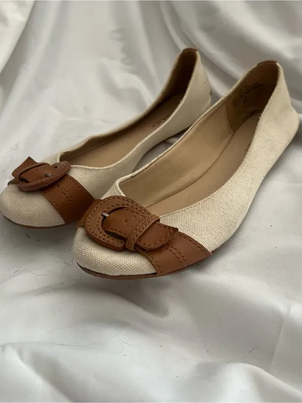 Kelly & Katie Cream Canvas Ballet Flats with Tan Buckle Size 8 1/2 - Image 7