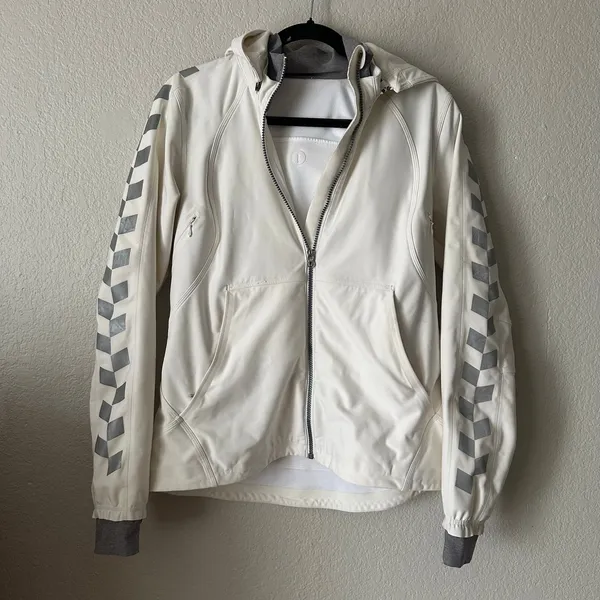 Lululemon Slim Fit Feelin' Frosty Softshell Running Jacket White Size 8 - Image 4