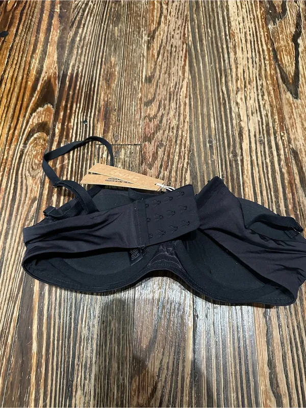 SKIMS NWT ultimate push-up strapless bra color Onyx 32B - Image 6