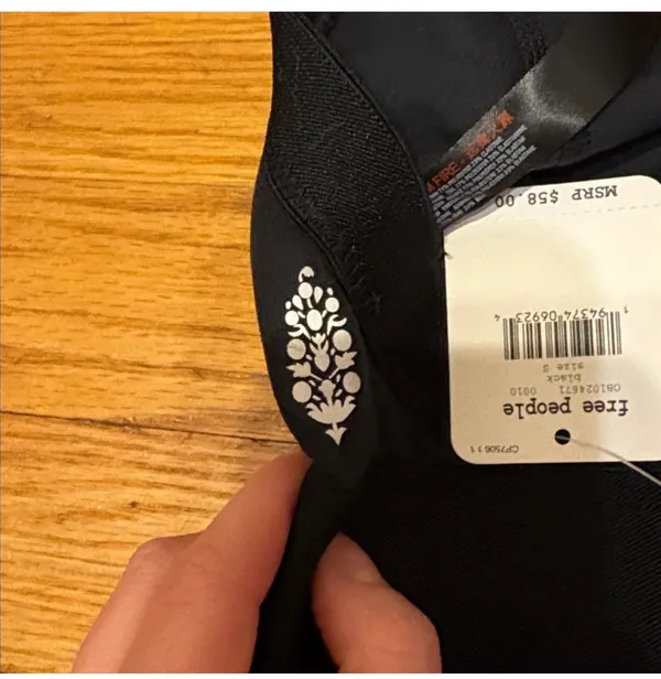 Free People Movement Black Sports Bra Size Small NWT - Image 5