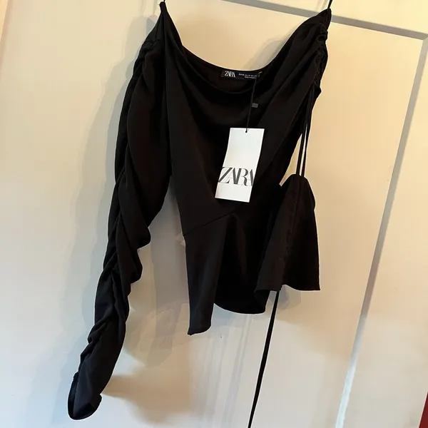 Zara Black Off The Shoulder Top XS New With Tags - Image 2