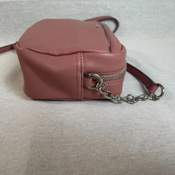 Nine West | Dusty Rose Crossbody Camera Bag Style Purse - Image 4