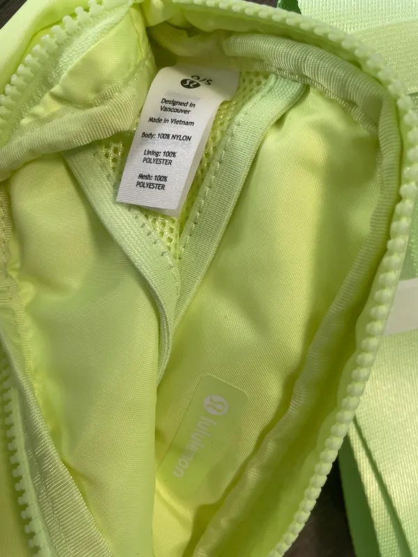 Lululemon Everywhere Belt Bag FZAP - Image 4