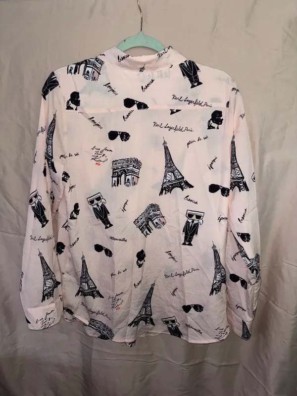 Karl Lagerfeld Paris Women’s Button Down Sketch Shirt. Size Medium - Image 3