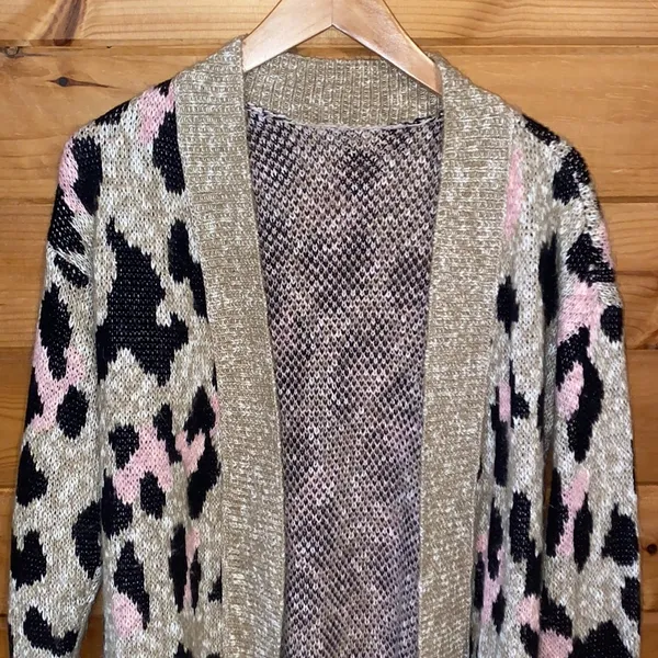 Mossimo tan cheetah oversized sweater Size M - Image 4