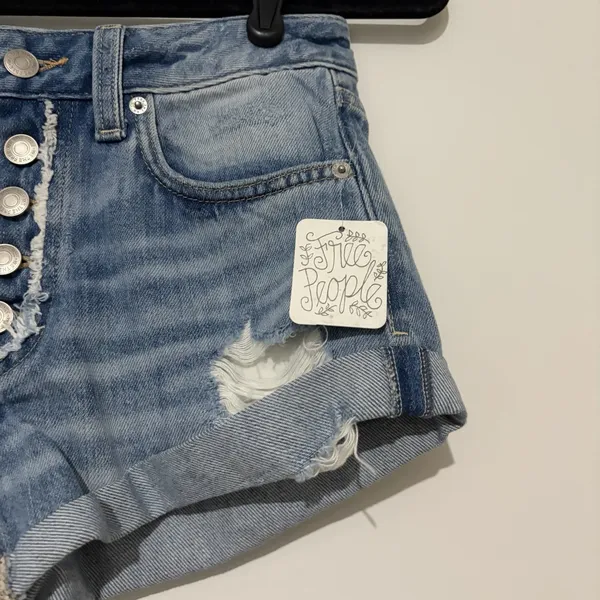NWT WE THE FREE / FREE PEOPLE Romeo Rolled Cuff Distressed Button Fly Shorts 25 - Image 4