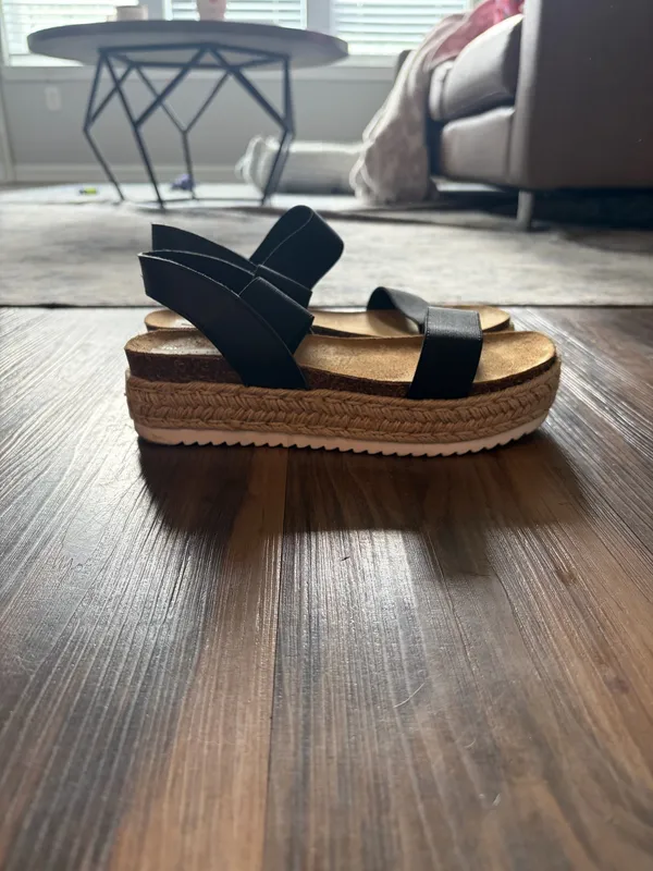 Steve Madden Sandals Black Platform - Image 2