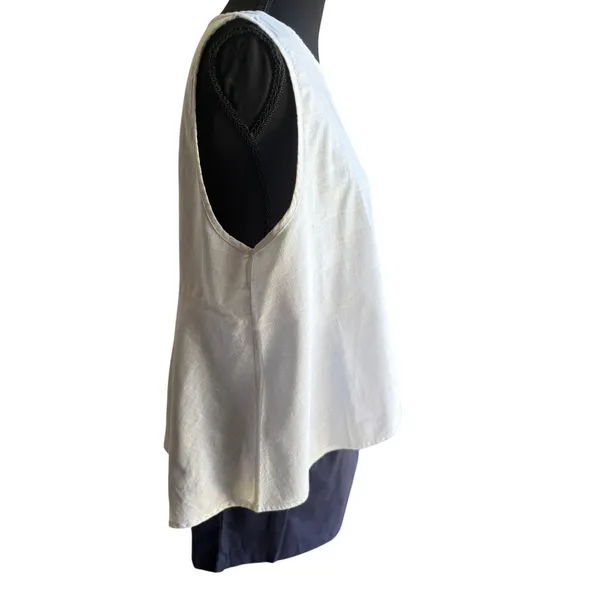 White Linen Blend Sleeveless Tank Top Wooden Button Back High Low Hem Size Large - Image 3