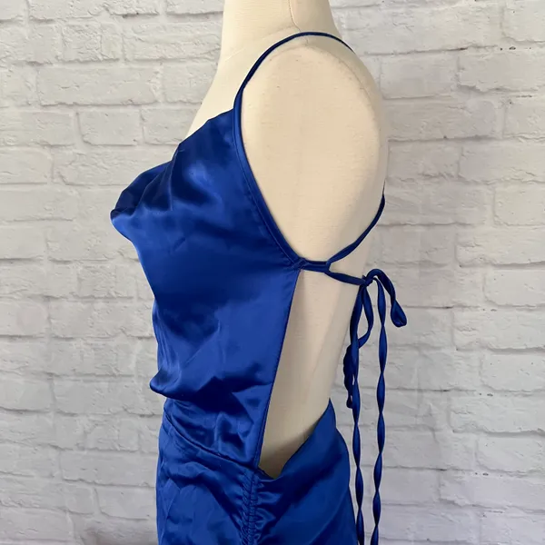Boutique NEW Blue Satin Dress - Image 10