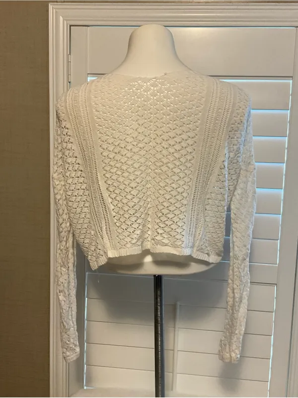 Crocheted white Long-Sleeve Cropped Sweater Top - Image 4