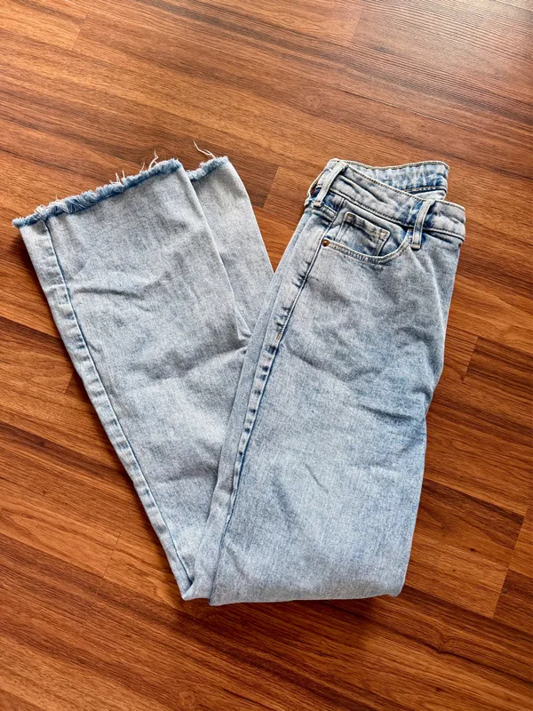 Light Wash Flare Old Navy Jeans High-Waisted - Image 4