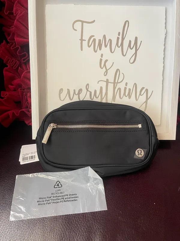 Lululemon Wonderlust belt bag NWT with a new shopping bag color varies - Image 8