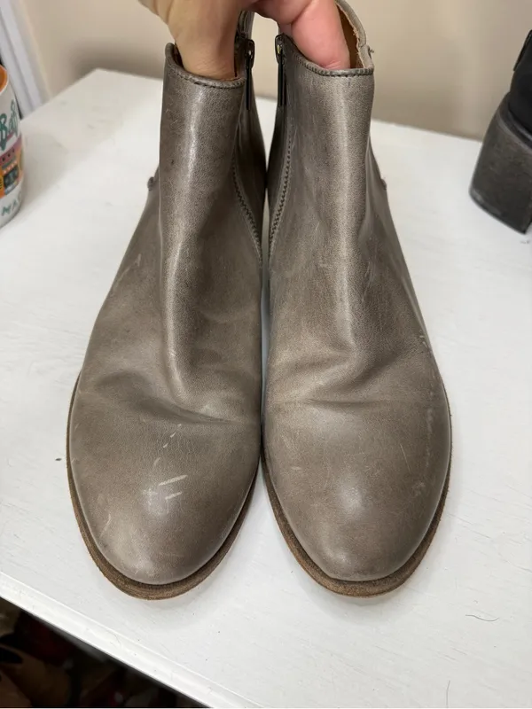Frye "Carson Piping Bootie" Graphite Grey Leather Ankle Boot | Women's Size 10 - Image 12