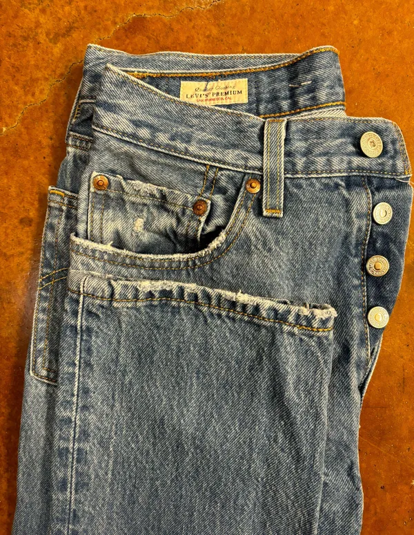 Levi’s 501 High-Rise Straight-Leg Jeans - Image 2