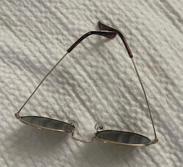 Gold framed retro sunglasses - Image 3