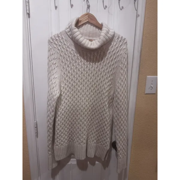 J Crew White Sweater Size L - Image 2