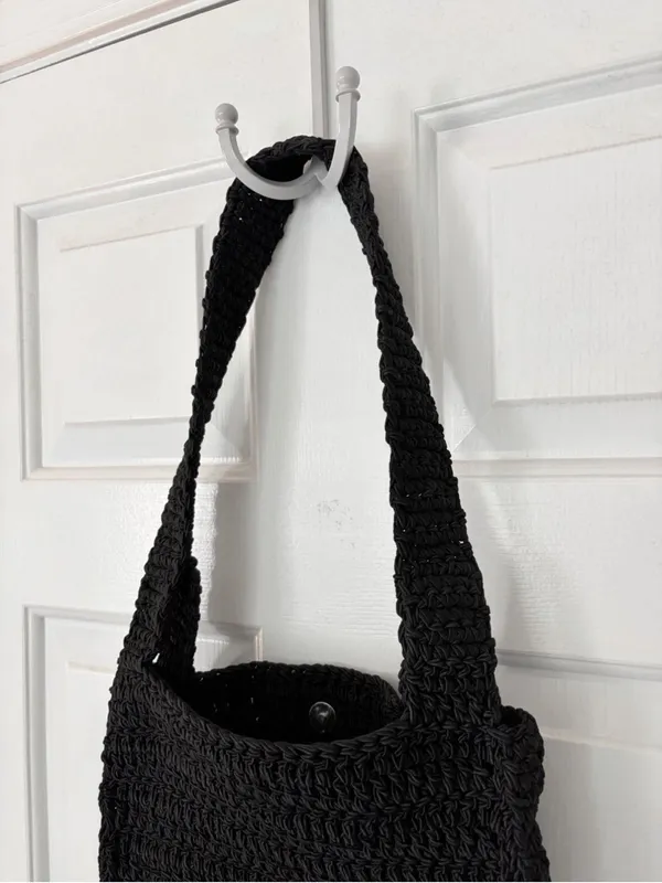 Black Chunky Knit Macrame Shoulder Bag Zip Close - Image 3