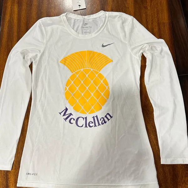 The Nike Tee Women's - Dry Fit - Long Sleeve - Size‎ M - NEW With Tags. - Image 6