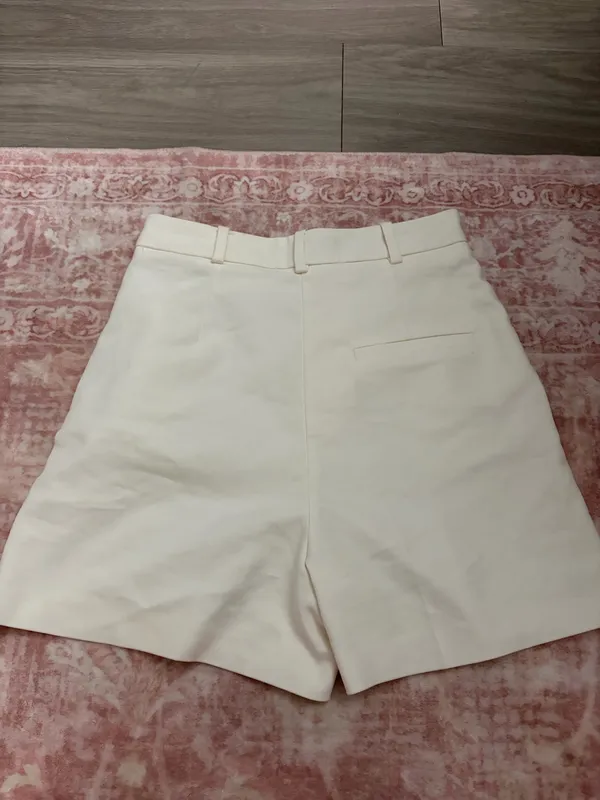 ZARA Pleated Shorts High-Waisted - Image 2