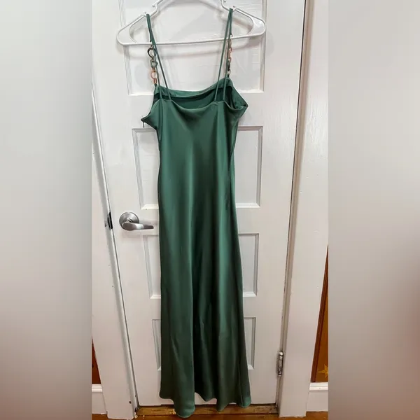 Zara green satin dress with chain straps and side slit Size M - Image 3
