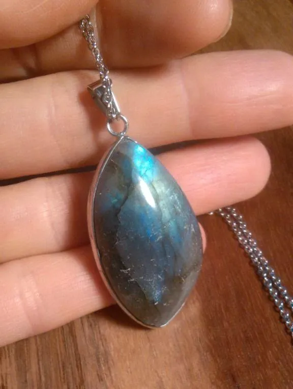 Malagasy Labradorite Stainless Steel Pendant Necklace - Image 7