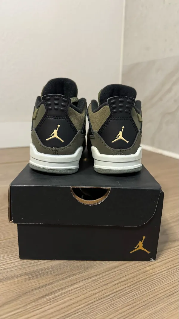 Air Jordan Retro 4 SE - Image 2