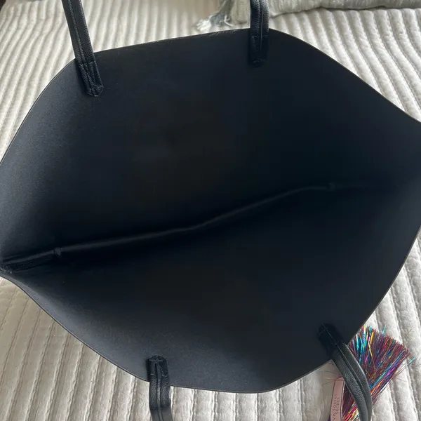 NWT victorias secret | leather bag with tinsel keychain - Image 5