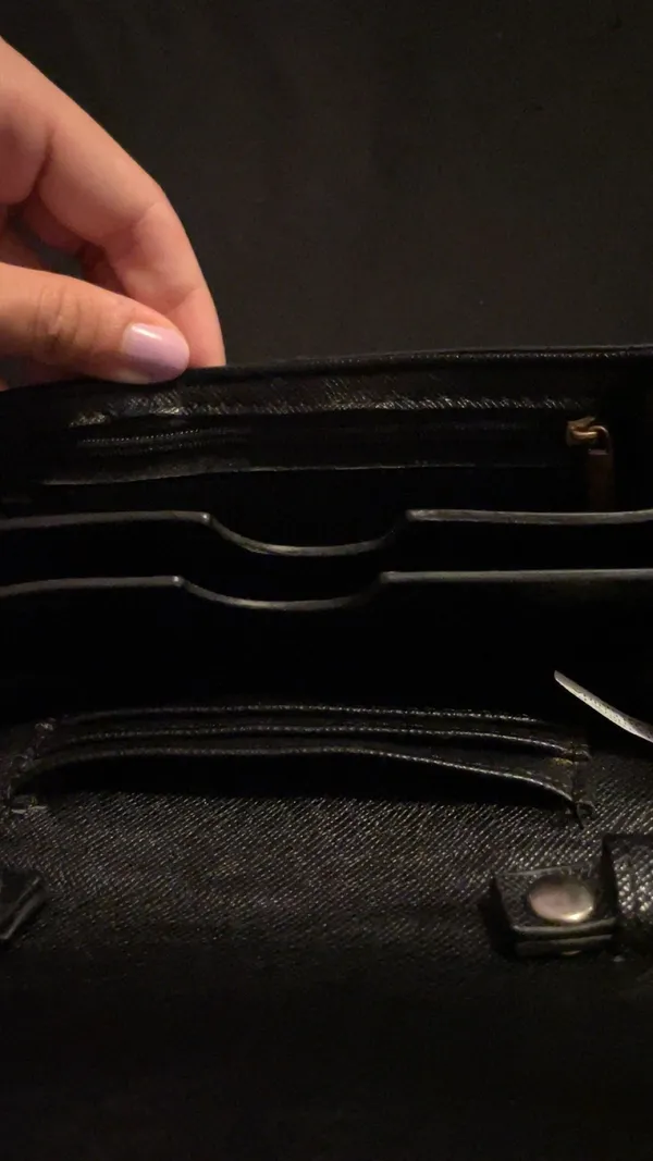 Guess Crossbody - Image 4