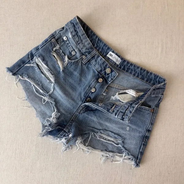 Zara Women‎ Distressed Denim Shorts Medium Wash Button Fly Size 4 - Image 6